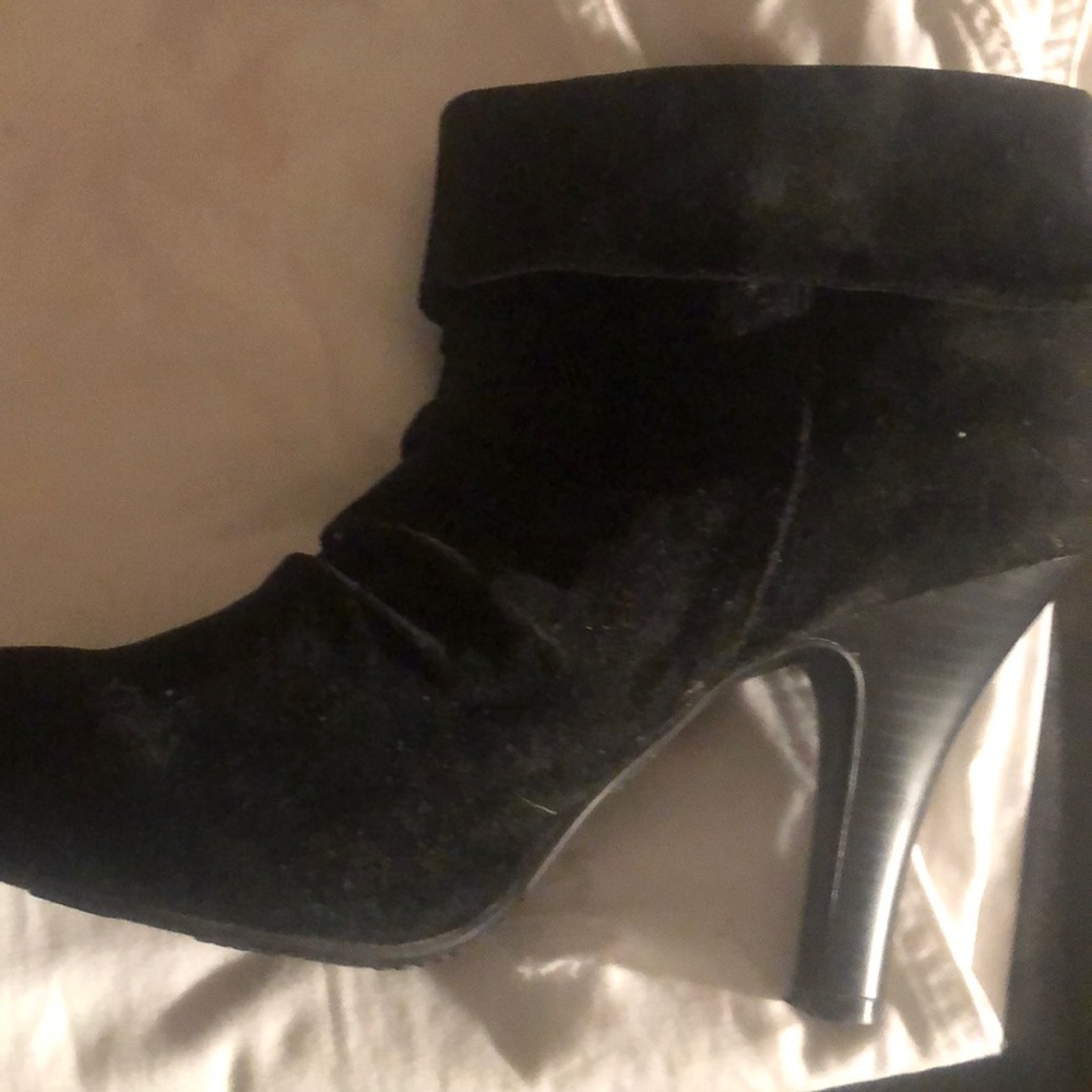 shoes - Picture 2 of 2